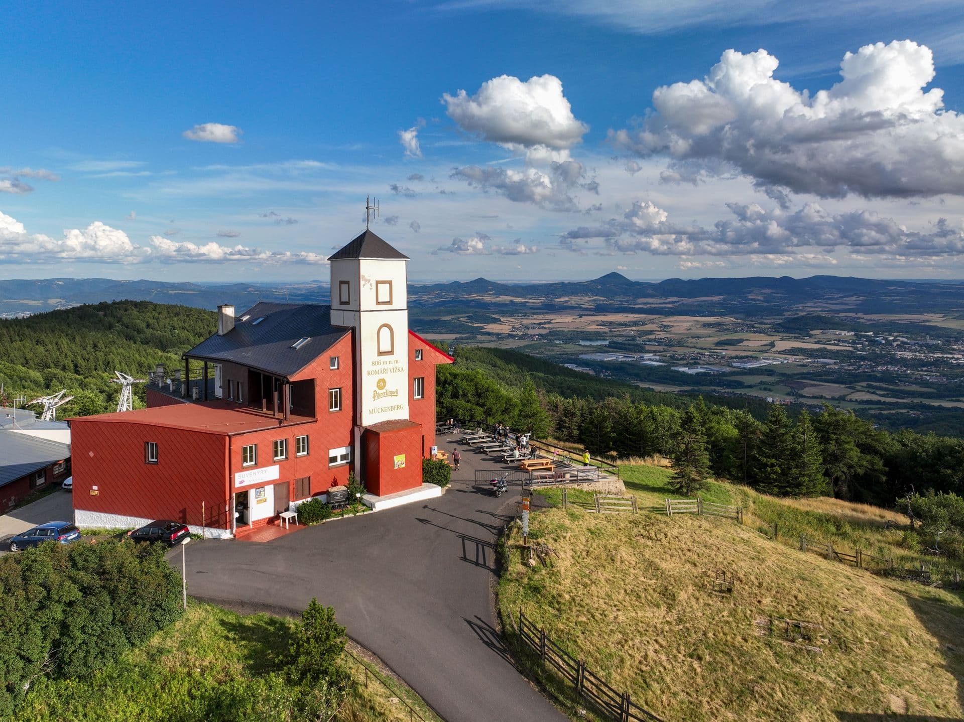 Na Komáří hůrku Krušnohorskou magistrálou
